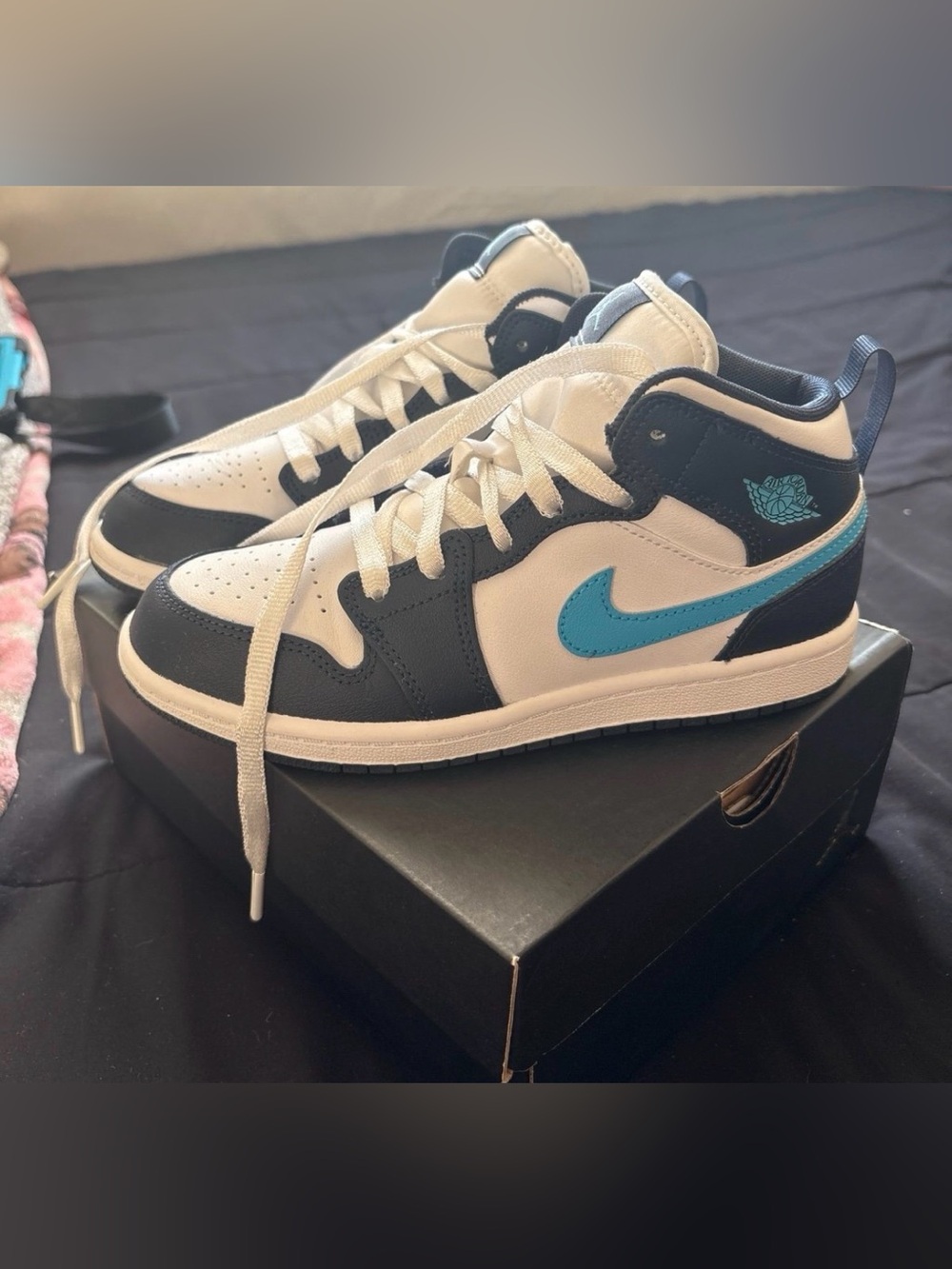 Jordan Mid 1 Pre School Blue & White